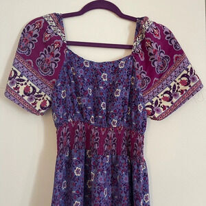 Beautifullllll Dress for the summer you could used it open in back or in front